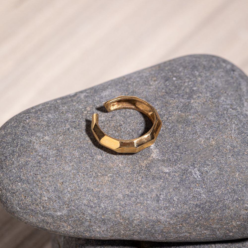 GEO SLEEK EARCUFF IN GOLD