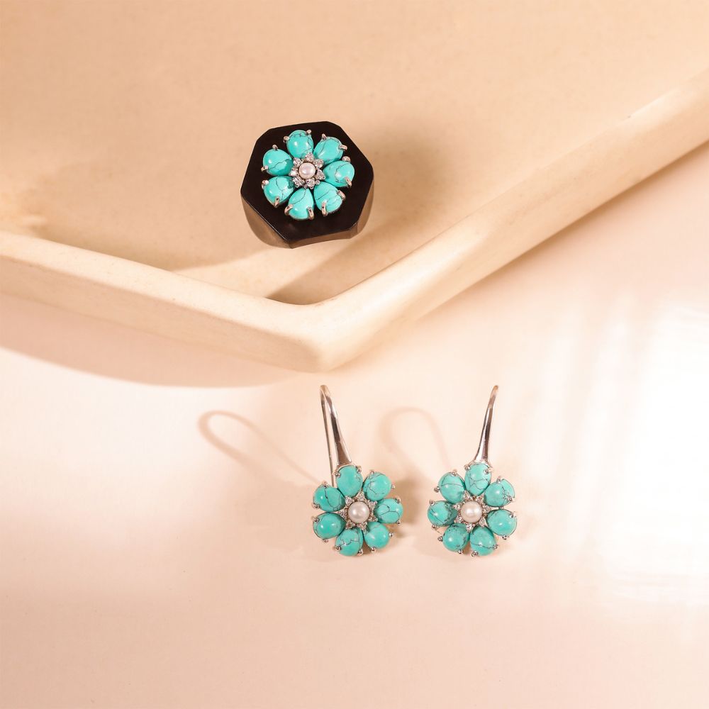WOODEN TURQUOISE FLOWER RING