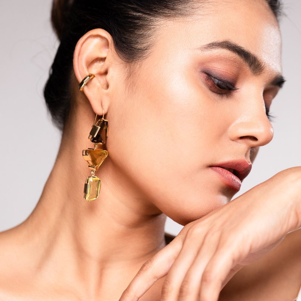 GEO SLEEK EARCUFF IN GOLD