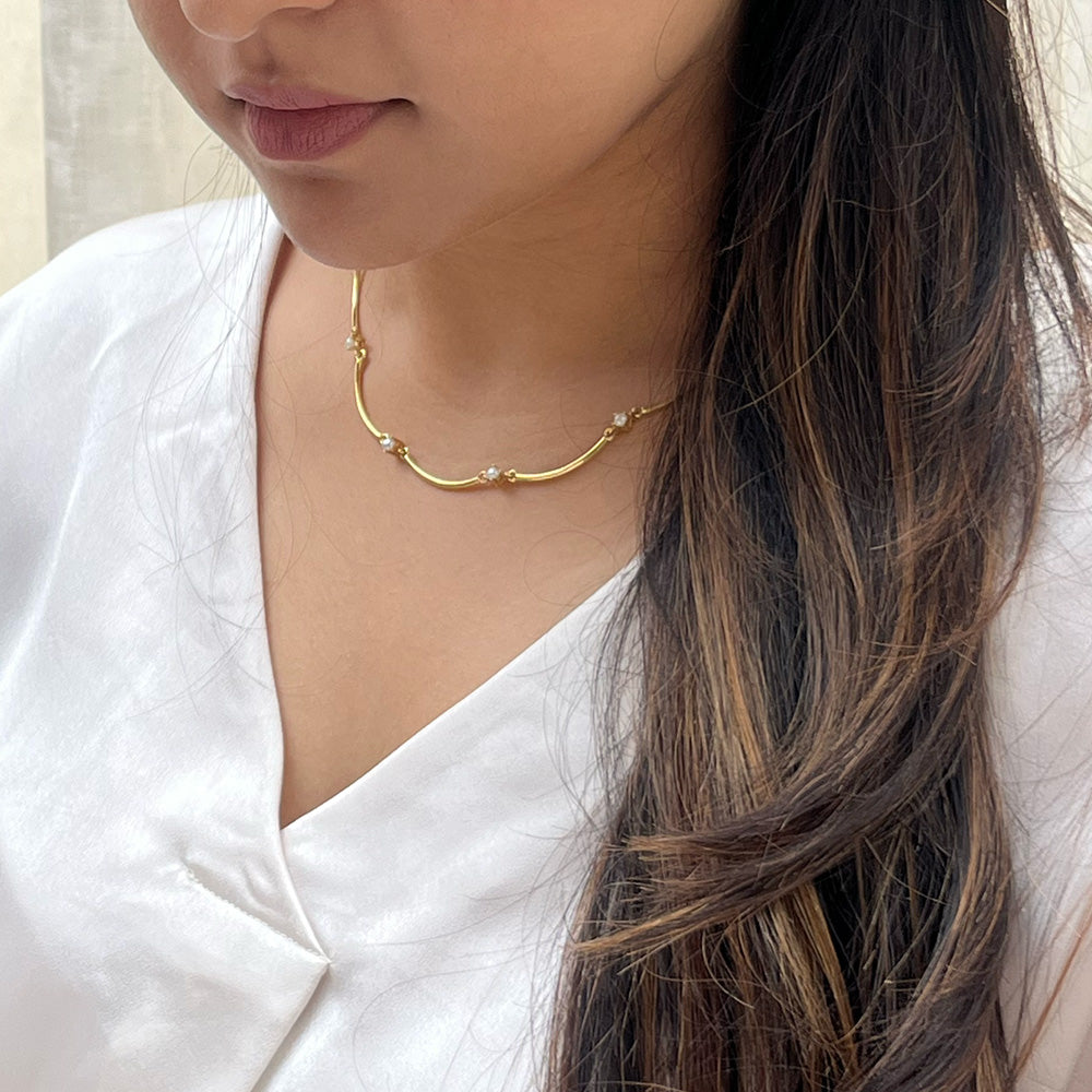 ARC NECKLACE WITH PEARLS