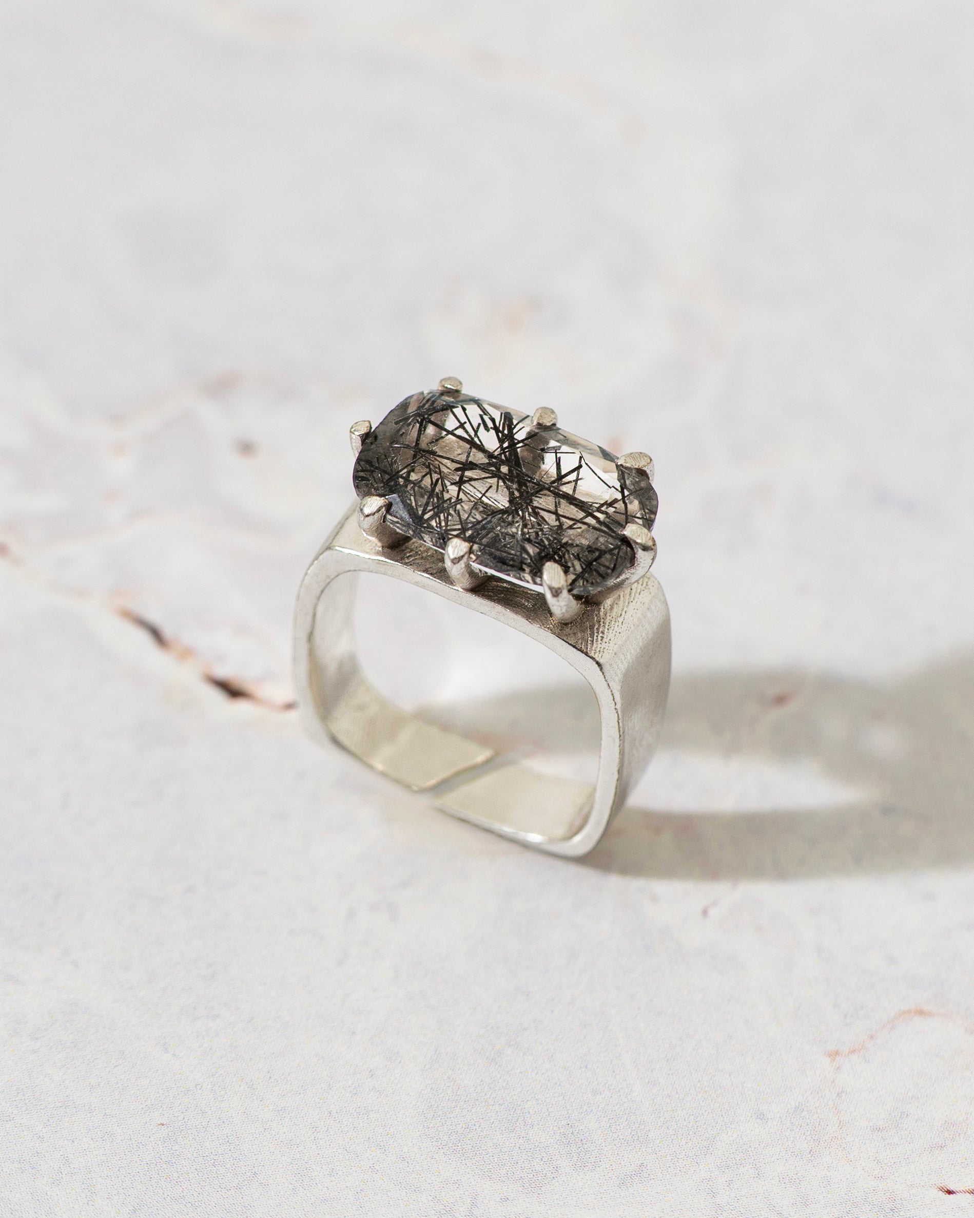 BLACK RUTILE SQ RING