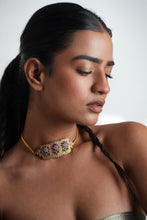 THREE FLOWER PETITE CHOKER