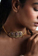 THREE FLOWER PETITE CHOKER