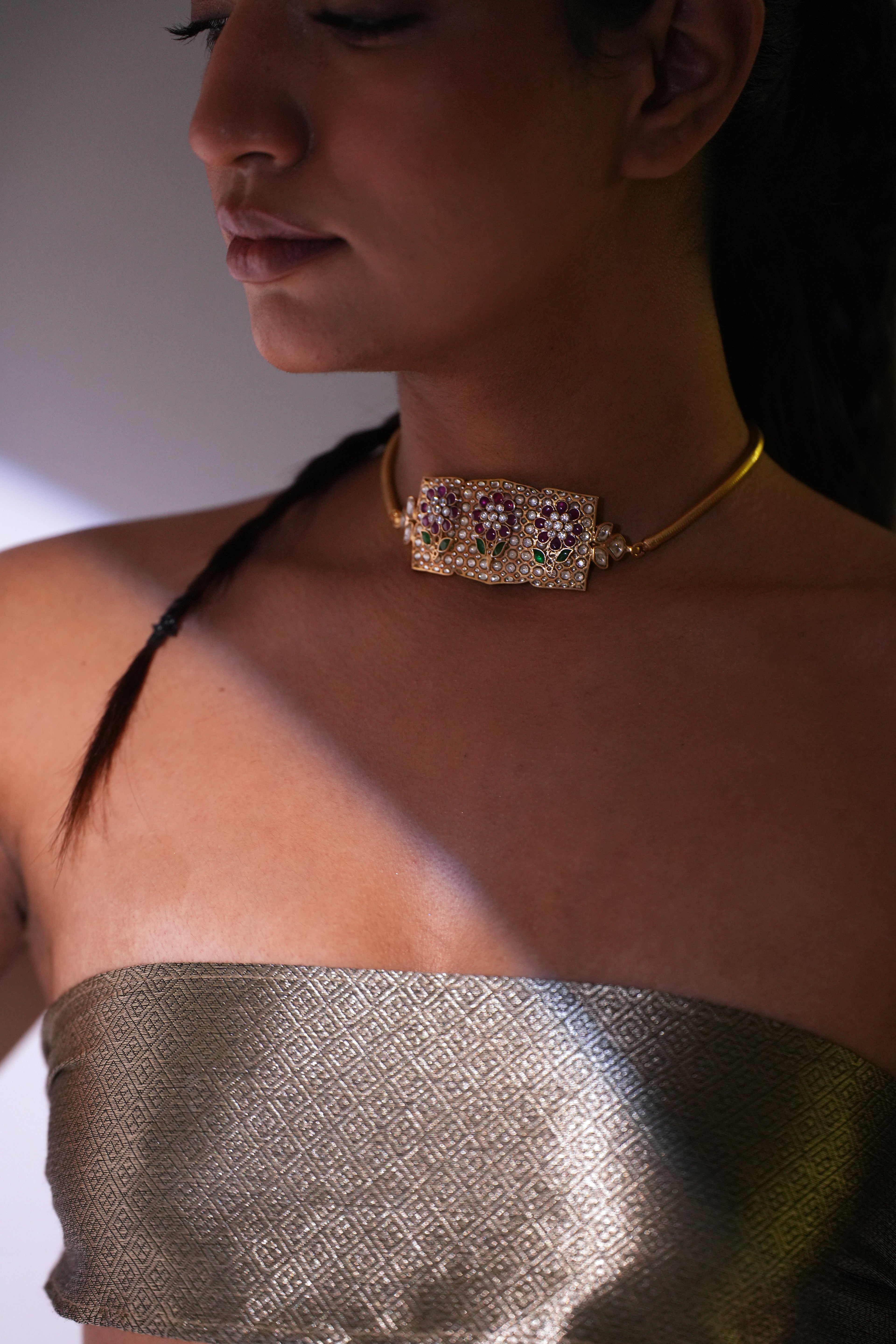 THREE FLOWER PETITE CHOKER