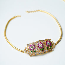 THREE FLOWER PETITE CHOKER