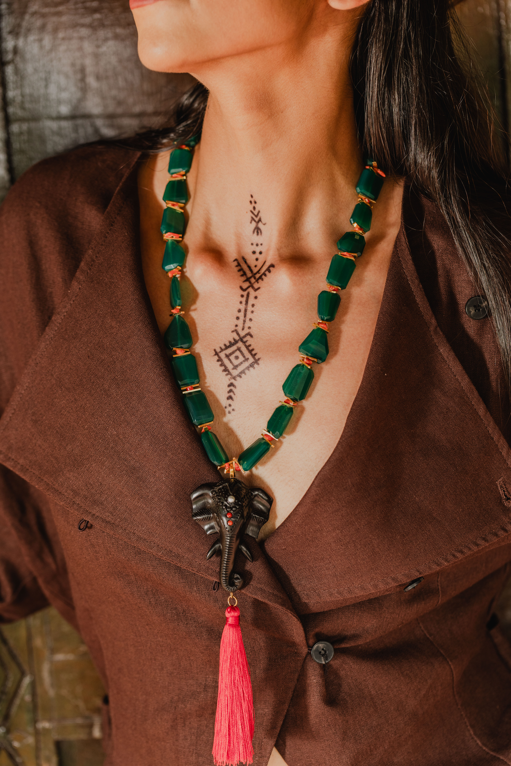 ELEPHANT LARIAT IN EBONY