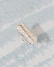 HAMMERED LONG RING