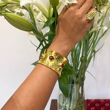 GOLD CARNELIAN CUFF