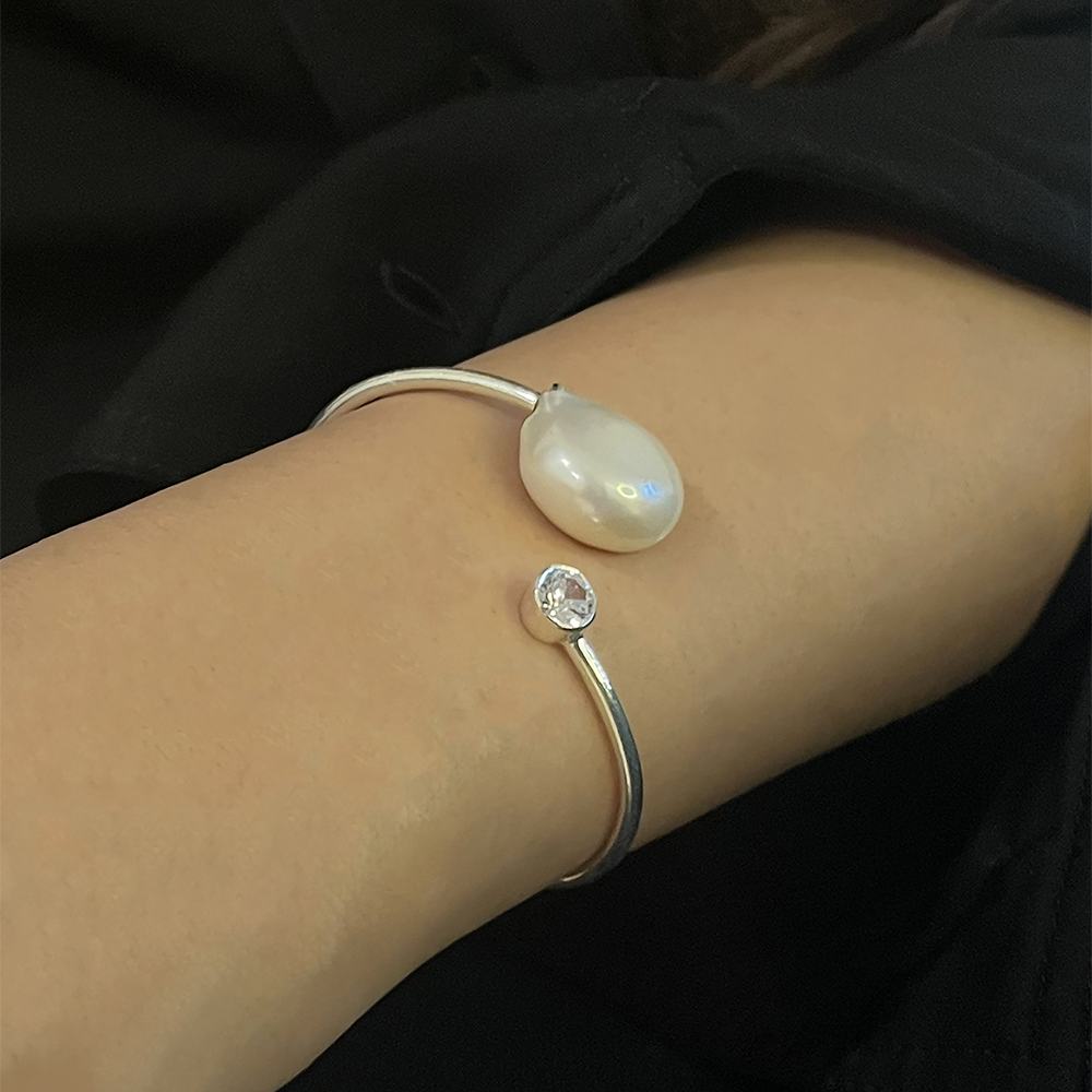 Pearl Wrap Bangle in White