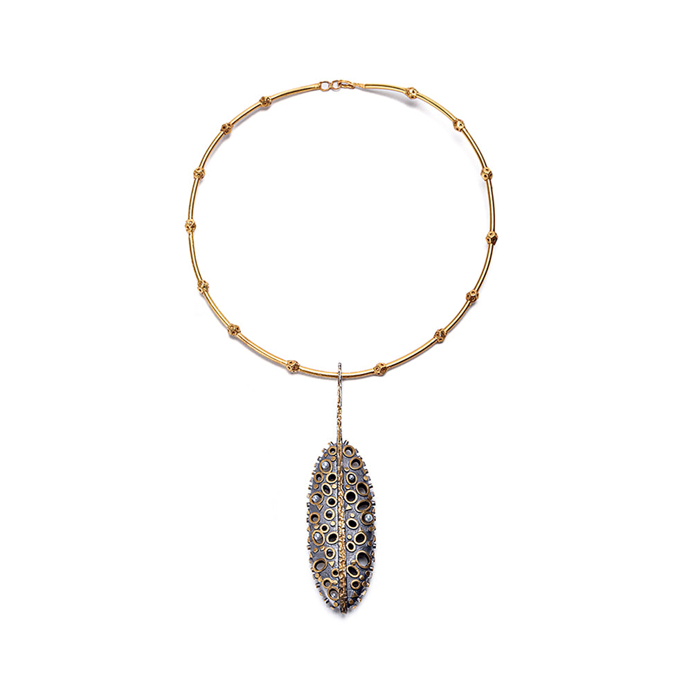 KOI GEOMETRIC PENDANT