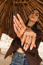2 BEAKS RING